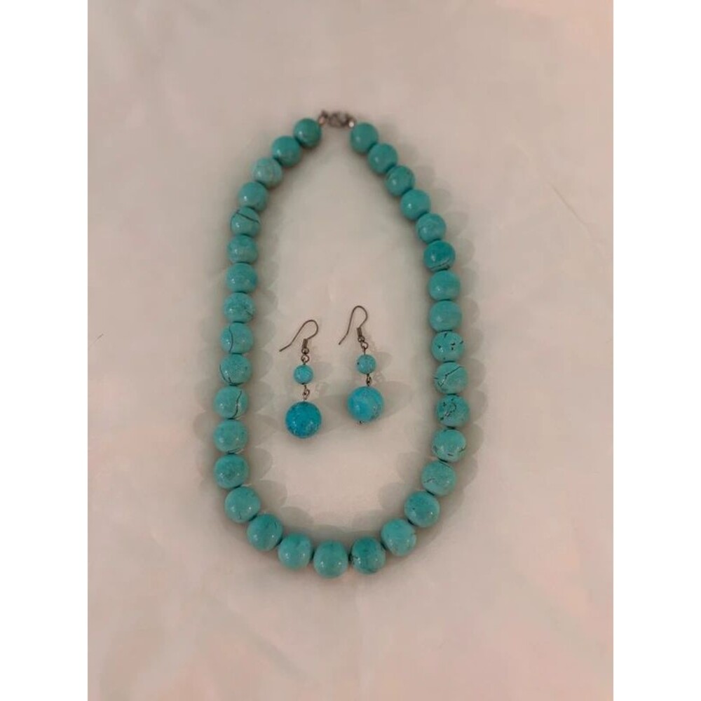 Turquoise Bead Necklace with matching earrings